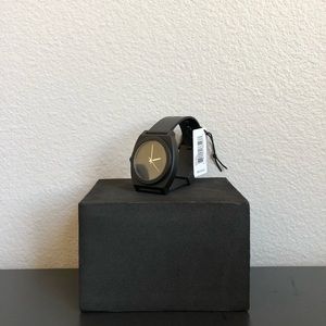 NIXON WATCH